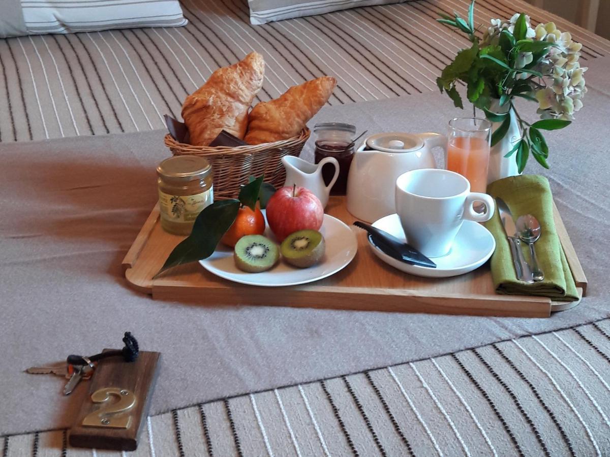 Logis Hotel Restaurant La Barguillere Saint-Pierre-de-Riviere Ngoại thất bức ảnh