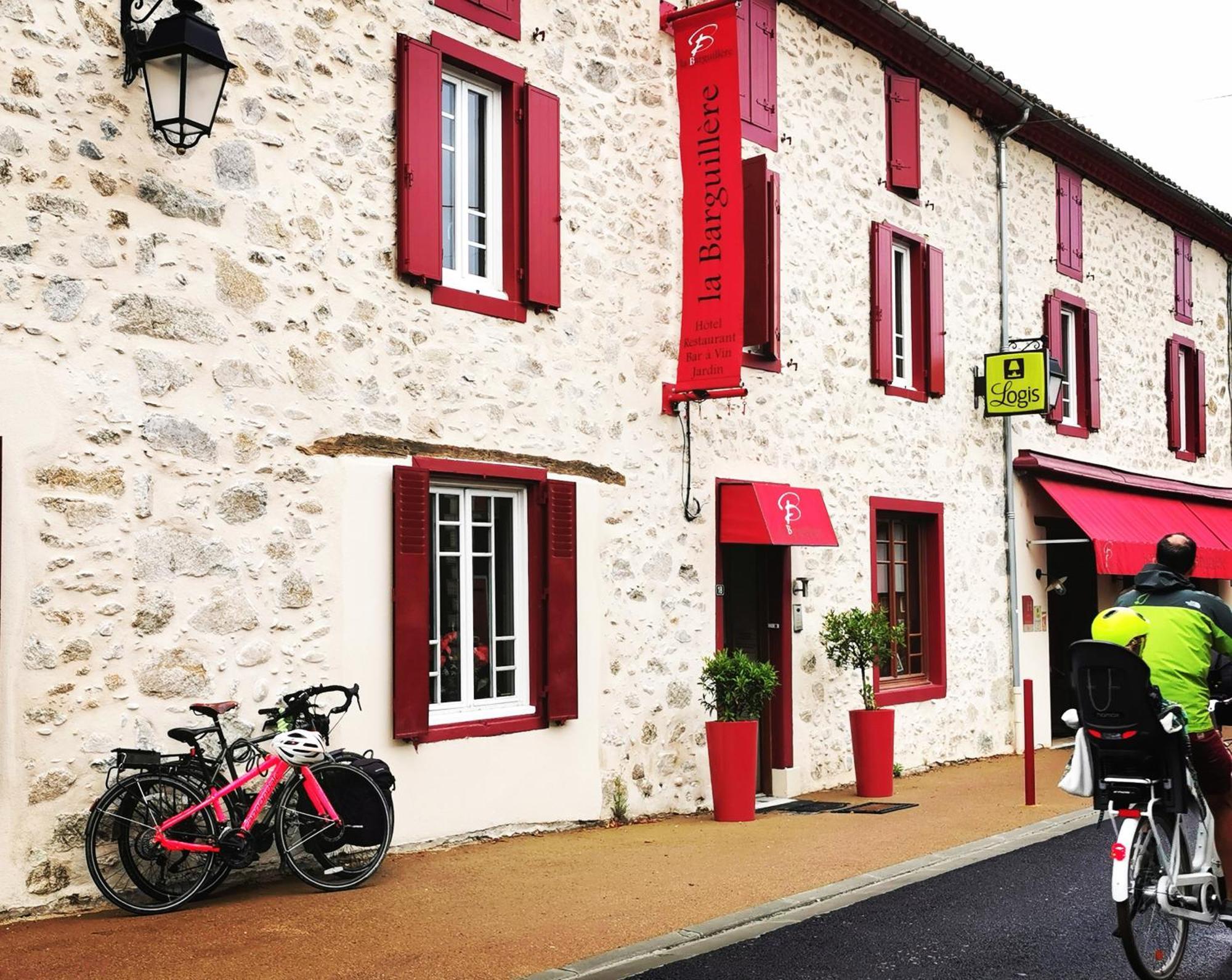 Logis Hotel Restaurant La Barguillere Saint-Pierre-de-Riviere Ngoại thất bức ảnh