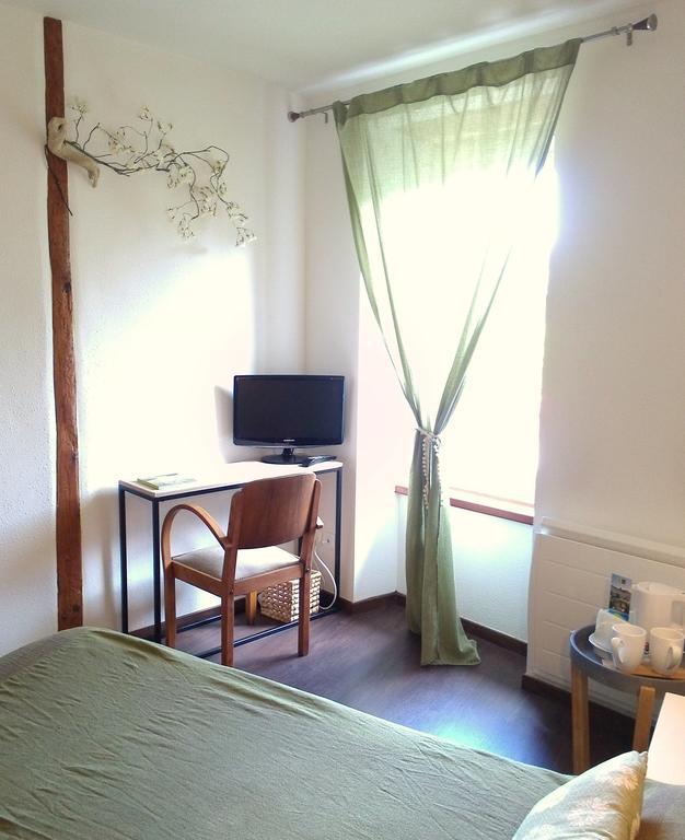 Logis Hotel Restaurant La Barguillere Saint-Pierre-de-Riviere Ngoại thất bức ảnh